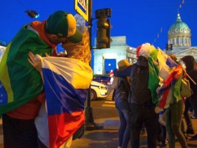 Болельщики и болельщицы Болельщики и болельщицы