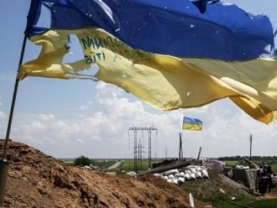 Флаг Украины, война. Фото: Европейская правда Флаг Украины, война. Фото: Европейская правда